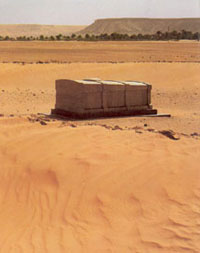 Tombe du Père de Foucauld à El Goléa Tombe du Père de Foucauld à El Goléa