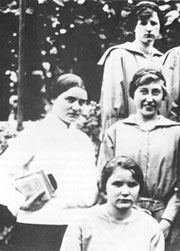 Edith Stein with her students. Edith Stein with her students.