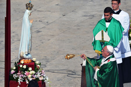 Pope Francis incensing the statue of Our Lady of Fatima, October 13, 2013. “ Let us turn to the Virgin Mary : Her Immaculate Heart, a mother’s Heart, has fully shared in the ‘ compassion ’ of God, especially in the hour of the passion and death of Jesus. May Mary help us to be mild, humble and merciful with our brothers. ” ( Angelus of June 9, 2013, solemnity of the feast of the Sacred Heart of Jesus) 