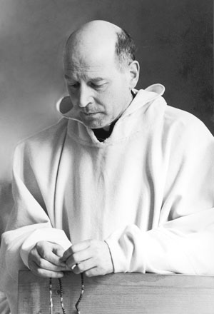 “ Why fear, men of little love ? Why do you hesitate to rejoice over the Light that shines once again this night on this hill in the darkness of a depraved world ? Were you not sufficiently warned that the Second Coming of your Saviour would take place in tears and cries of sorrow, while the world rejoiced ? Is your charity also going to cool off despite the warning of the Gospel, while He Who chose you keeps His eyes on you ? Do you not know that He will shorten your sorrows in order that you not be shaken ? Do you not think that yours is the better part, if faith is lost in the world, to live huddled together and consoled, like servants who, until the last watch, await their Master Who will soon return ? ” ( Christmas 1967 )
