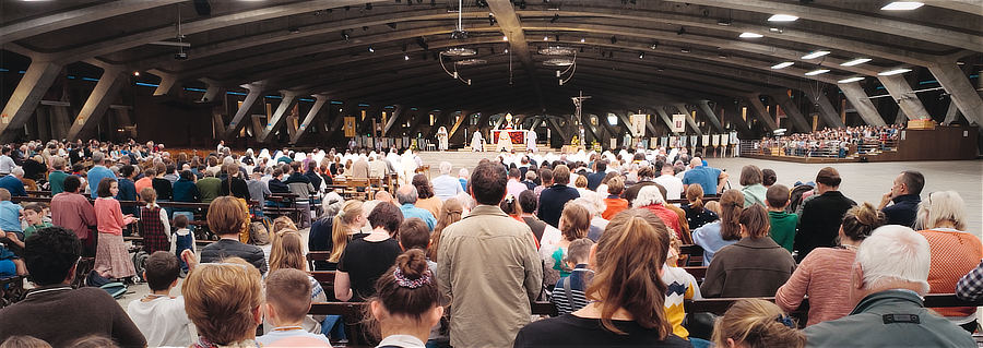 Heure sainte à la basilique Saint-Pie X