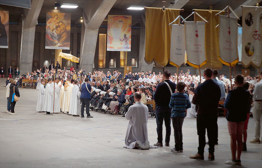 Eucharistic procession