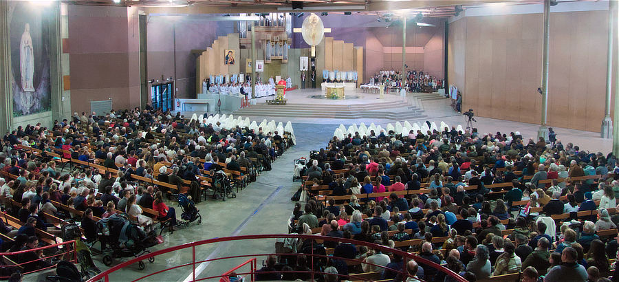 Opening Mass of our pilgrimage at Saint Bernadette’s Church